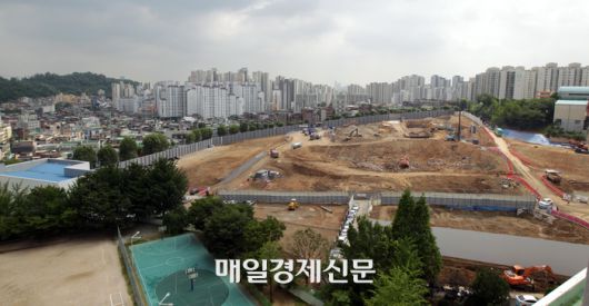 서울 강북구에 위치한 한 재건축 현장 모습 [이충우 기자]