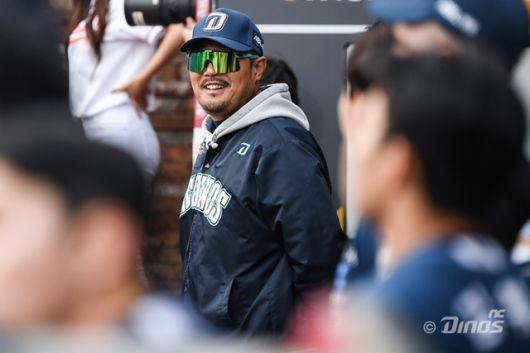 8일 창원 삼성전에서 소중한 승전보를 써낸 이호준 NC 감독. 사진=NC 제공