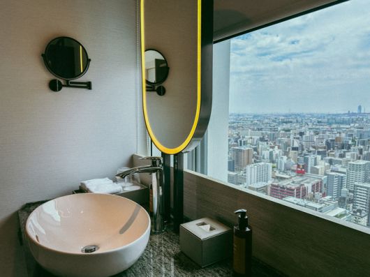 코너룸 화장실에서 볼 수 있는 전망 / 사진=권효정 여행+ 기자