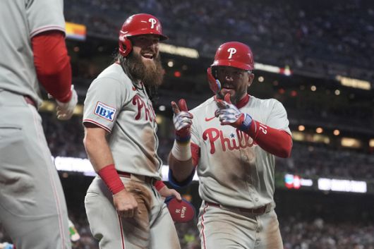 슈와버는 장외 투런포를 터트렸다. 사진= AP= 연합뉴스 제공