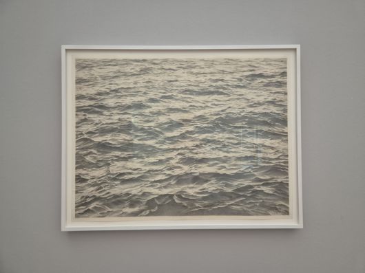 대표작인 바다를 그린 작품. 연필로 그린 묘사가 정말 섬세하다. ©김슬기