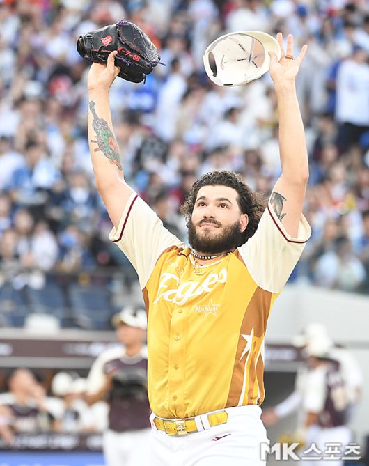 폰세가 올스타전에서 팬들에게 인사하고 있다. 사진(대전)=천정환 기자