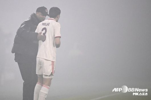 김민재는 뮌헨에 대한 애정을 여러 차례 나타낸 바 있다. 김민재는 4월 독일 ‘스포르트 빌트’와의 인터뷰에서 “나는 뮌헨에서 계속 뛰고 싶다. 내가 이 팀을 떠나야 할 이유가 없다”고 명확하게 말했다. 김민재는 이어 “나는 뮌헨에서 뛰는 게 좋다. 다음 시즌에도 이 팀에서 계속 뛰고 싶다. 지금 내게 중요한 건 하나다. 건강하게 다음 시즌을 맞이하는 것”이라고 했다. 김민재는 2025-26시즌에도 뮌헨의 후방을 지킬 수 있을까. 사진=AFPBBNews=News1