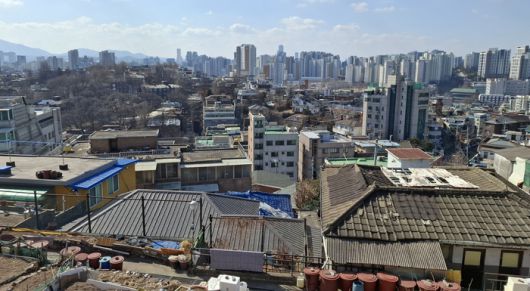 지난달 실시한 사전 분양 신청에서 조합원의 약 10%가 ‘1+1 분양’을 희망한 것으로 나타난 북아현3구역 전경. 매경DB