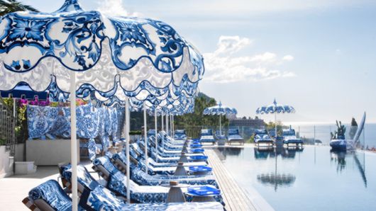 포시즌스 산 도메니코 팰리스 호텔이 풀장을 명품 브랜드 돌체앤가바나(D&G)로 꾸며놓은 모습 [사진 출처 = 포시즌스 호텔 홈페이지]