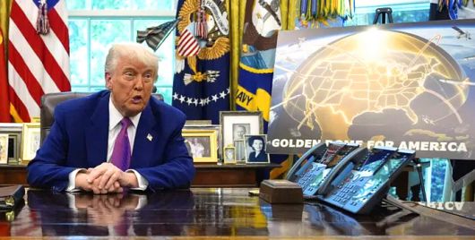 지난 5월 백악관에서 차세대 미사일 방어시스템인 ‘골든 돔’ 구축 계획을 발표하고 있는 도널드 트럼프 대통령. 첨단 무기체계에 필수인 희토류 공급망 독립이 트럼프 행정부에 발등의 불로 떨어졌다.