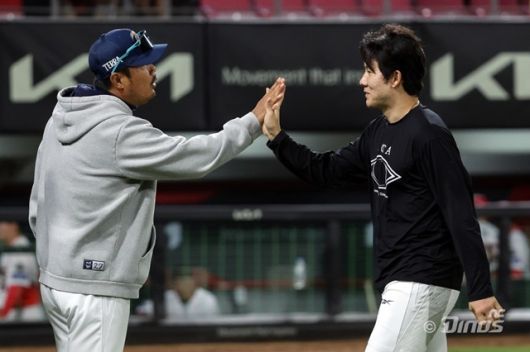 이호준 감독과 박민우. 사진=NC 제공