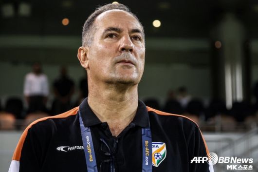 ‘소후닷컴’은 “상대적으로 덜 알려졌으나 주목할 만한 인물은 슈티마츠다. 과거 크로아티아 지휘봉을 잡은 바 있고 나이도 60세 미만이기에 전술적 유연성이 기대된다. 가장 큰 장점은 50만 달러 수준의 연봉. 칸나바로보다 적다”며 “다만 강압적이고 중앙집권적인 팀 운영 스타일은 중국이 바라는 부분과 충돌할 수 있다”고 말했다. 사진=AFPBBNews=News1