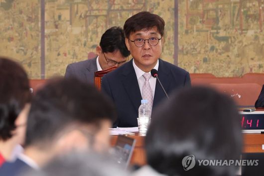 최휘영 문화체육관광부 장관 후보자가 29일 서울시 여의도 국회에서 열린 인사청문회에 참석했다. [사진 = 연합뉴스]