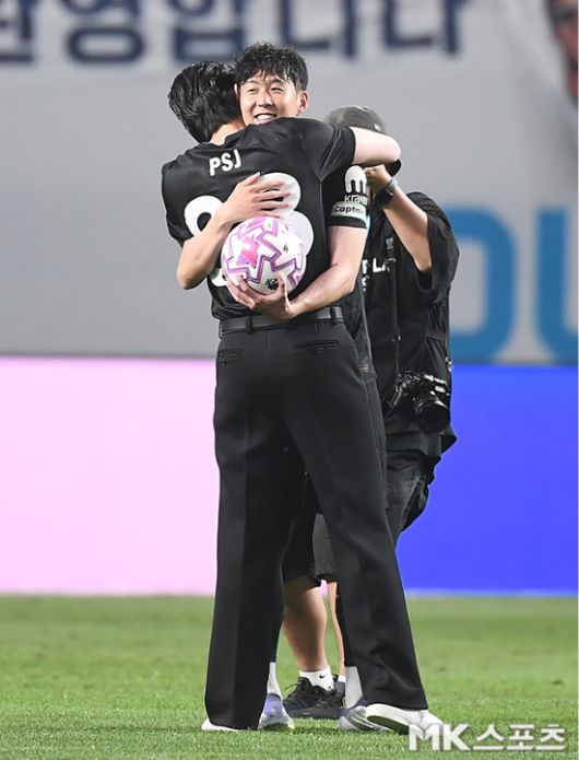 박서준이 ‘개념 시축자’의 품격을 제대로 보여줬다. 사진=천정환 기자