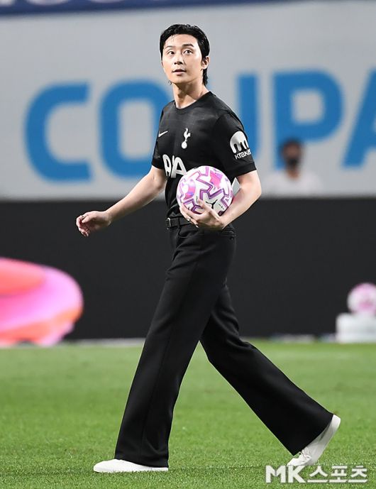 박서준이 ‘개념 시축자’의 품격을 제대로 보여줬다. 사진=천정환 기자