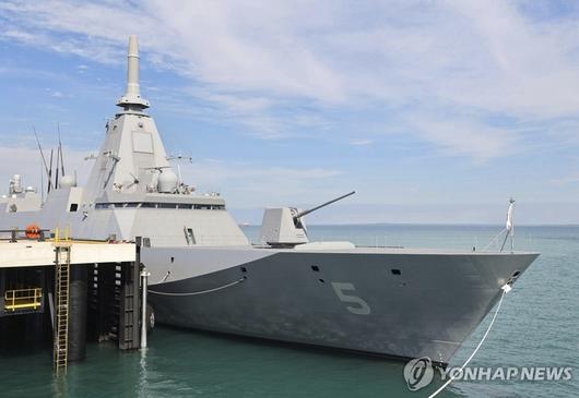 일본 모가미형 호위함. 교도 AP 연합