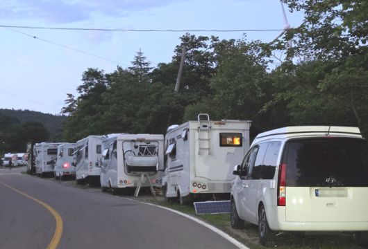 지난 7월 23일 새벽 열대야 없는 강원 평창군 대관령 일원에 캠핑카들이 북적이고 있다. [사진출처 = 연합뉴스]