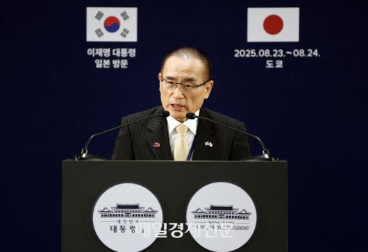 위성락 국가안보실장이 24일 오전 일본 도쿄의 한 호텔에 마련된 한국 프레스센터에서 한일정상회담 결과에 대해 브리핑을 하고 있다.  [도쿄/김호영기자]