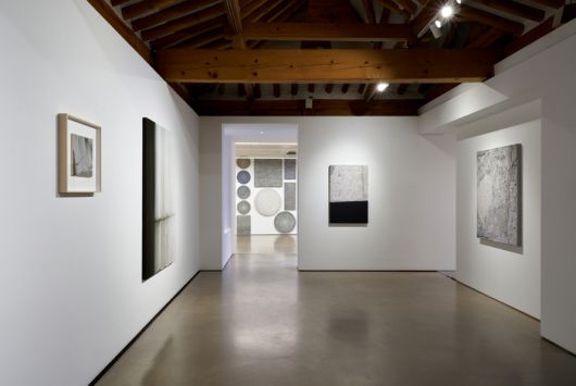 송현숙, 이진용, 박영하이 걸린 전시 전경. [학고재]