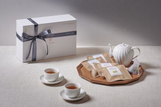 24가지 티백차로 구성한 ‘사계 선물 세트’ / 사진=코트야드 메리어트 서울 남대문