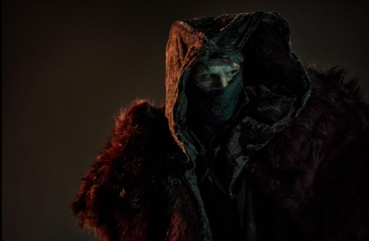 영화 ‘프랑켄슈타인’에 나오는 괴생명체의 모습. 그는 인간의 잘린 신체를 결합해 창조됐지만 인간이 아닙니다. 그러나 인간보다도 더 인간적인 감정을 느끼며 동요합니다. [IMDb]