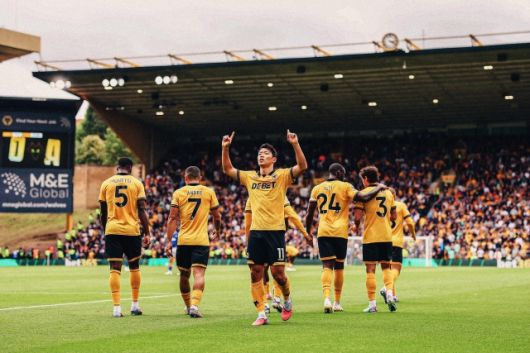 울버햄튼은 올 시즌 프리미어리그 첫 득점을 해냈다. 그 주인공은 황희찬. 그러나 에버튼에 패배하며 3연패 늪에 빠지고 말았다. 사진=울버햄튼 SNS