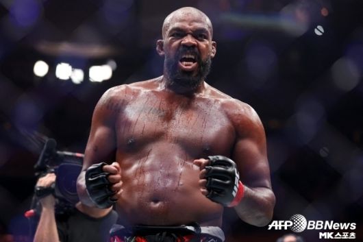 헬와니는 “나의 정보에 의하면 존스는 UFC에 3000만 달러 수준의 금액을 제시했다. 이 정도의 금액이면 하겠다고 말이다”라며 “사우디 아라비아에서 이 일에 관여했다. 그들은 존스가 요구한 수준의 돈을 만들어냈다”고 설명했다. 사진=AFPBBNews=News1