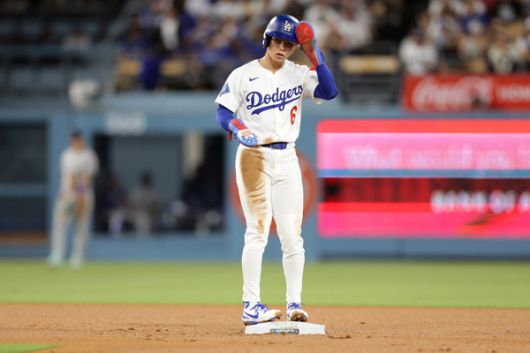 김혜성의 수비와 스피드는 큰 장점이지만, 포스트시즌에서 더 의미 있는 활약을 하기 위해서는 타격이 필요하다. 사진= EPA= 연합뉴스 제공