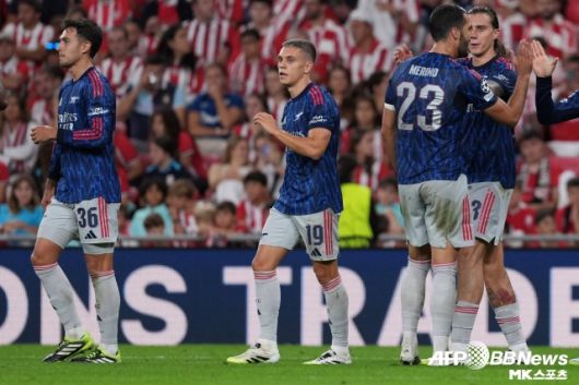 트로사르는 마르티넬리와 함께 득점과 도움을 주고받으며 아스날의 승리를 이끌었다. 사진(빌바오 스페인)=AFPBBNews=News1