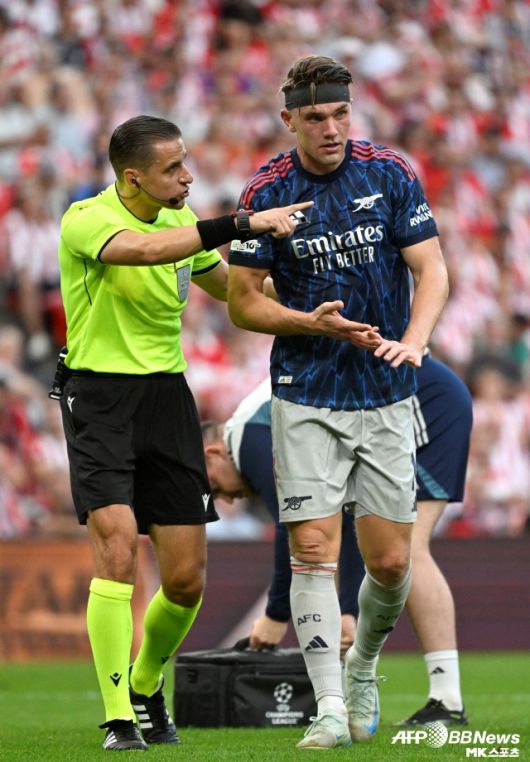 요케레스는 경기 도중 충돌로 인해 머리 뒤쪽에 출혈이 생겼다. 사진(빌바오 스페인)=AFPBBNews=News1