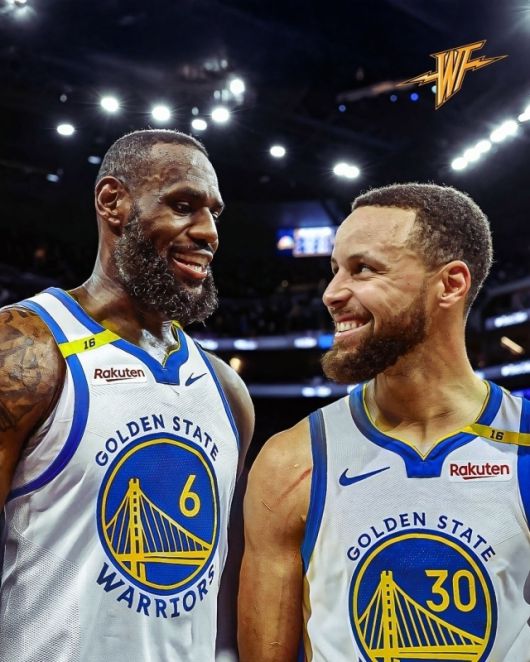 르브론 제임스와 스테판 커리의 동행은 모든 NBA 팬이 한 번은 꿈꿨던 시나리오다. 그리고 현실적으로 이뤄질 수도 있었다. 사진=더 워리어스 토크 SNS