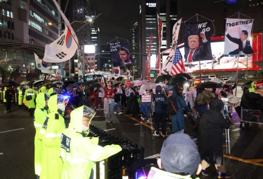반중 시위대 명동 진입 막는 경찰 [사진 연합뉴스]