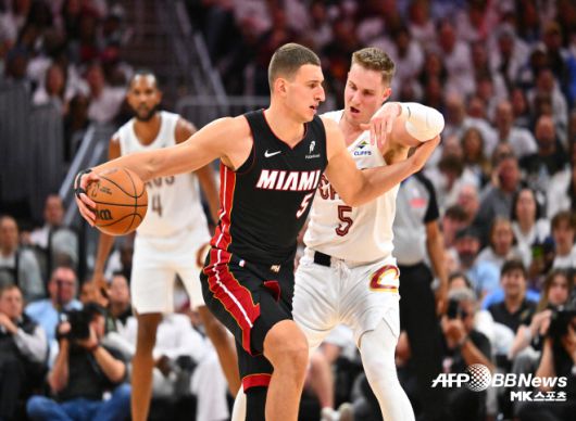 마이애미 히트 니콜라 요비치(사진 왼쪽). 사진=AFPBBNews=News1