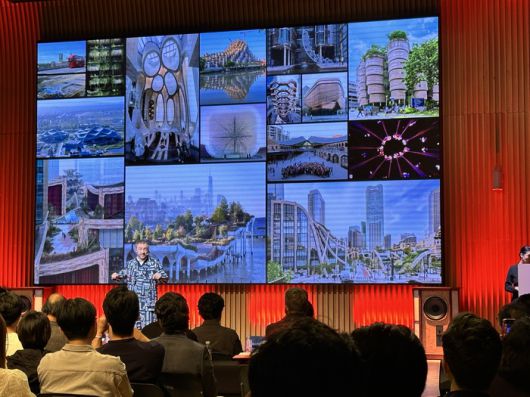 제5회 서울도시건축비엔날레 개막포럼에서 기조연설 중인 토마스 헤더윅 총감독 / 사진=권효정 여행+ 기자