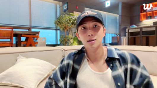 5일 라이브 방송을 통해 결혼과 출산에 관한 자신의 솔직한 생각을 팬들과 나눴다.