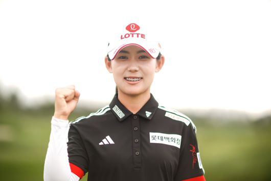 황유민이 주먹을 불끈 쥐면서 각오를 다지고 있다. 박태성 골프사진전문기자