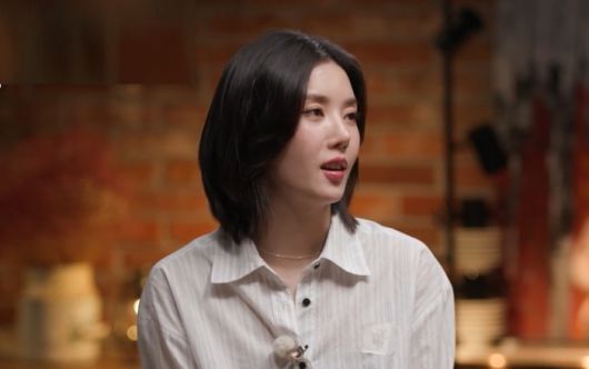 ‘워터밤 여신’ 권은비가 연년생인 오빠 결혼식 비용을 전액 부담했다고 밝혔다. [사진출처 = MBN ‘돈마카세’ 영상 캡처]