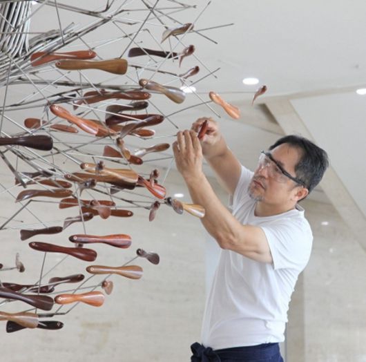 < 출처 : 窓(창) 이용기목조형전 >