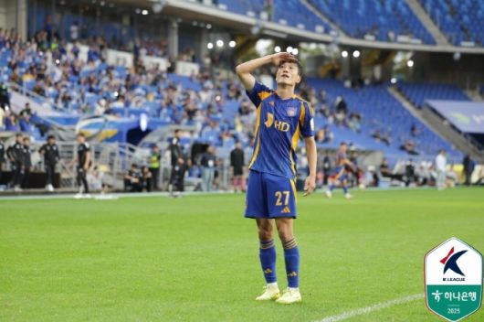 이청용은 10월 18일 광주 FC전에서 팀의 두 번째 골을 터뜨린 뒤 ‘골프 세리머니’를 했다. 사진=한국프로축구연맹