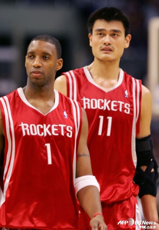 NBA에서 가장 성공한 아시아 선수, ‘만리장성’ 야오밍. 그가 최근 31세의 이른 시기에 은퇴를 결정한 이유를 꺼냈다. 사진=AFPBBNews=News1