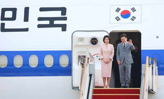 이재명 대통령 부부, 아세안 참석차 출국 [연합뉴스]