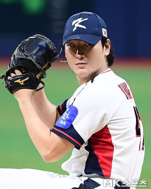 8일 오후 서울 고척스카이돔에서 ‘2025 NAVER K-BASEBALL SERIES’ 한국과 체코의 평가전이 열렸다. 대표팀 선발 곽빈이 역투하고 있다. 사진(고척 서울)=김영구 기자