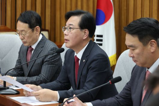 송언석 국민의힘 원내대표가 지난 7일 서울 여의도 국회에서 열린 원내대책회의에서 발언하고 있다. [연합뉴스]