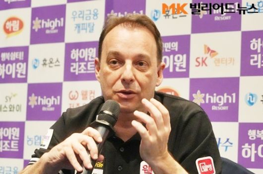 산체스가 11일 하이원배PBA챔피언십 결승전에서 마민껌을 물리치고 개인 통산 두 번째 우승을 차지했다. 우승 기자회견에서 산체스는 뱅크샷에 적응하면 더 많이 우승할 수 있다고 말했다.