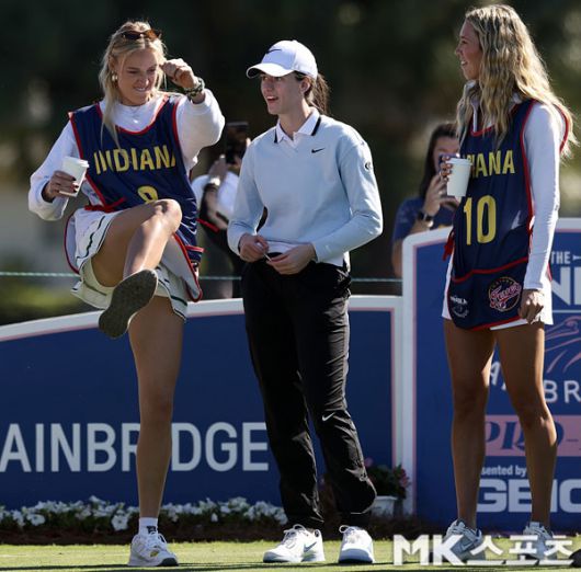 소피 커닝엄, 케이틀린 클락, 렉시 헐