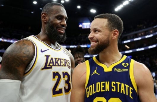 제임스와 커리는 ‘디애슬레틱’이 선정한 21세기 NBA 최고의 선수로 선정됐다. 사진=X