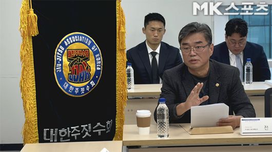 전재원 제이제이에너지 및 제이제이안전건설 대표가 2025년 11월19일 서울특별시 대한체육회 올림픽회관에서 (주)네이처팩토리 주짓수 실업팀 초대 단장으로 발표됐다. 대한주짓수회장 선거 후보 시절 직장운동부 공약 때문에 겪은 일을 말하고 있다. 사진(서울 방이동)=강대호 기자