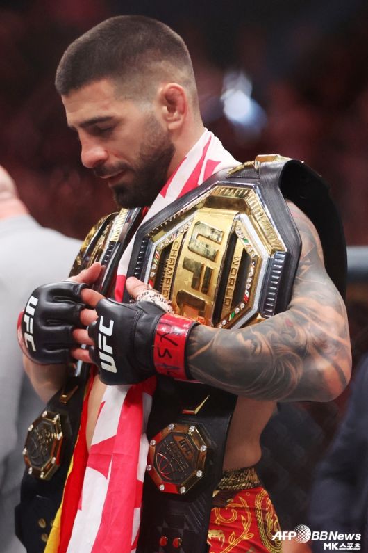 아르만 사루키안은 깜짝 놀랄 소식이 전해졌다. 일리야 토푸리아가 개인적인 문제로 2026년 2월까지 경기를 치르지 않는다. 사진=AFPBBNews=News1