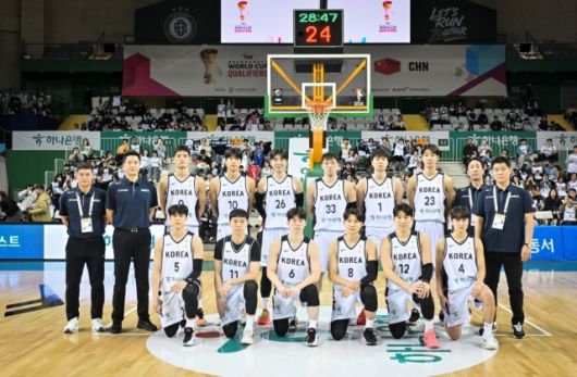 대한민국농구협회는 2014 인천아시안게임 이후 12년 만에 금메달, 그리고 2028 LA올림픽 출전, 즉 1996 애틀랜타올림픽 이후 끊긴 올림픽 역사를 이어가려고 한다. 지난 중국과의 월드컵 예선에서는 멋진 2연승을 거두기도 했다. 사실상 최초의 일이다. 대한민국은 중국을 상대로 5번의 2연승을 거둔 바 있으나 이번과 같이 ‘베스트 전력’으로 맞섰을 때 2연승을 한 적은 없었다. 사진=대한민국농구협회 제공