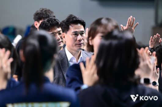 강성형 감독은 좋은 서브를 블로킹 압도의 비결로 꼽았다. 사진 제공= KOVO
