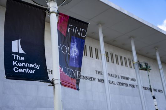 미국 도널드 트럼프 대통령의 이름이 붙은 워싱턴DC의 케네디 센터의 19일(현지시간) 모습. [UPI 연합뉴스]