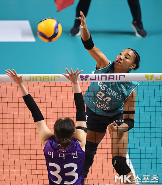 GS칼텍스는 레이나가 서서히 정상 컨디션을 회복중이다. 사진(장충)=천정환 기자