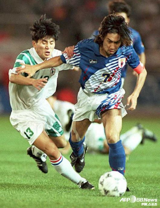 전 일본 국가대표 마에조노(사진 오른쪽). 사진=AFPBBNews=News1