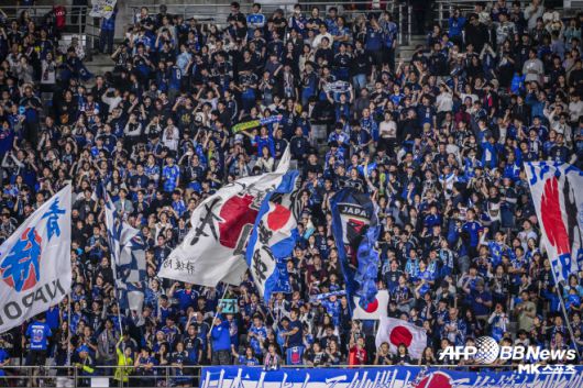 일본 대표팀을 응원하는 일본 팬들. 사진=AFPBBNews=News1